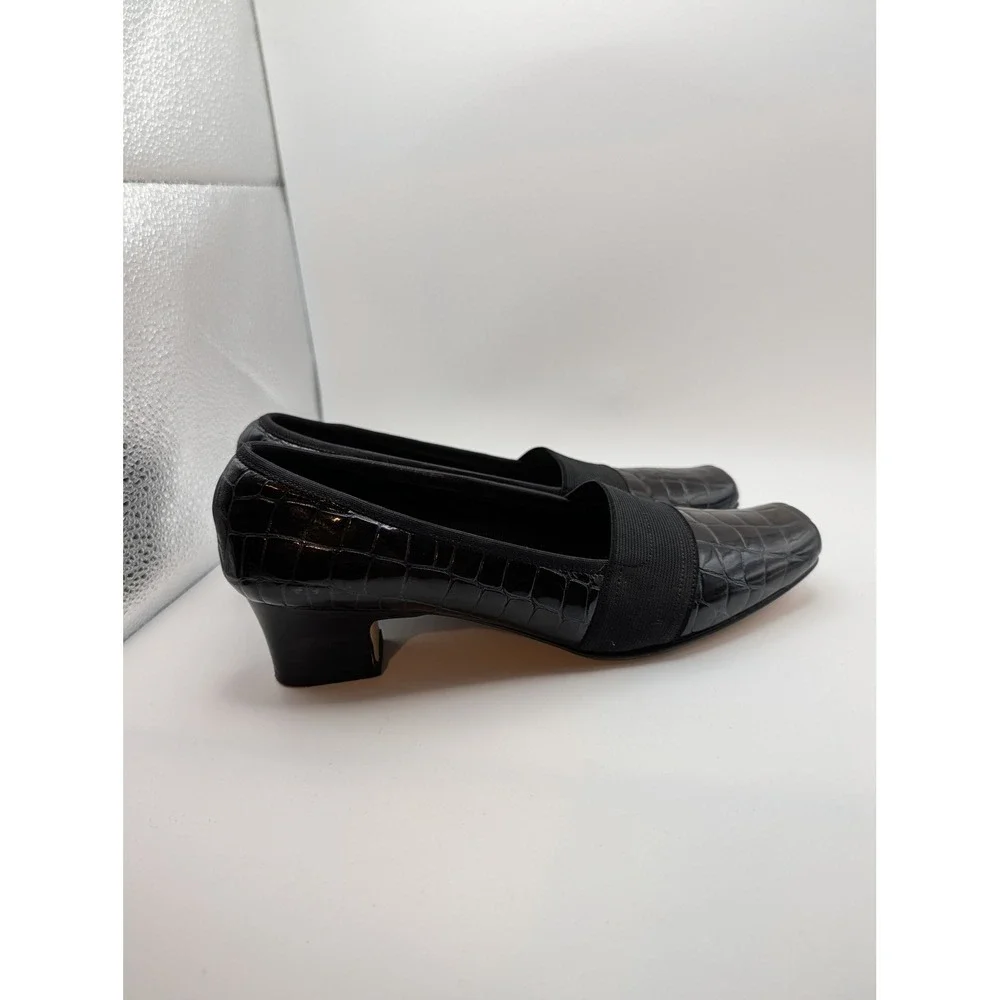 Ros Hommerson Black Croc Embossed Stretch Band Low Heel Pumps Womens 7N Narrow